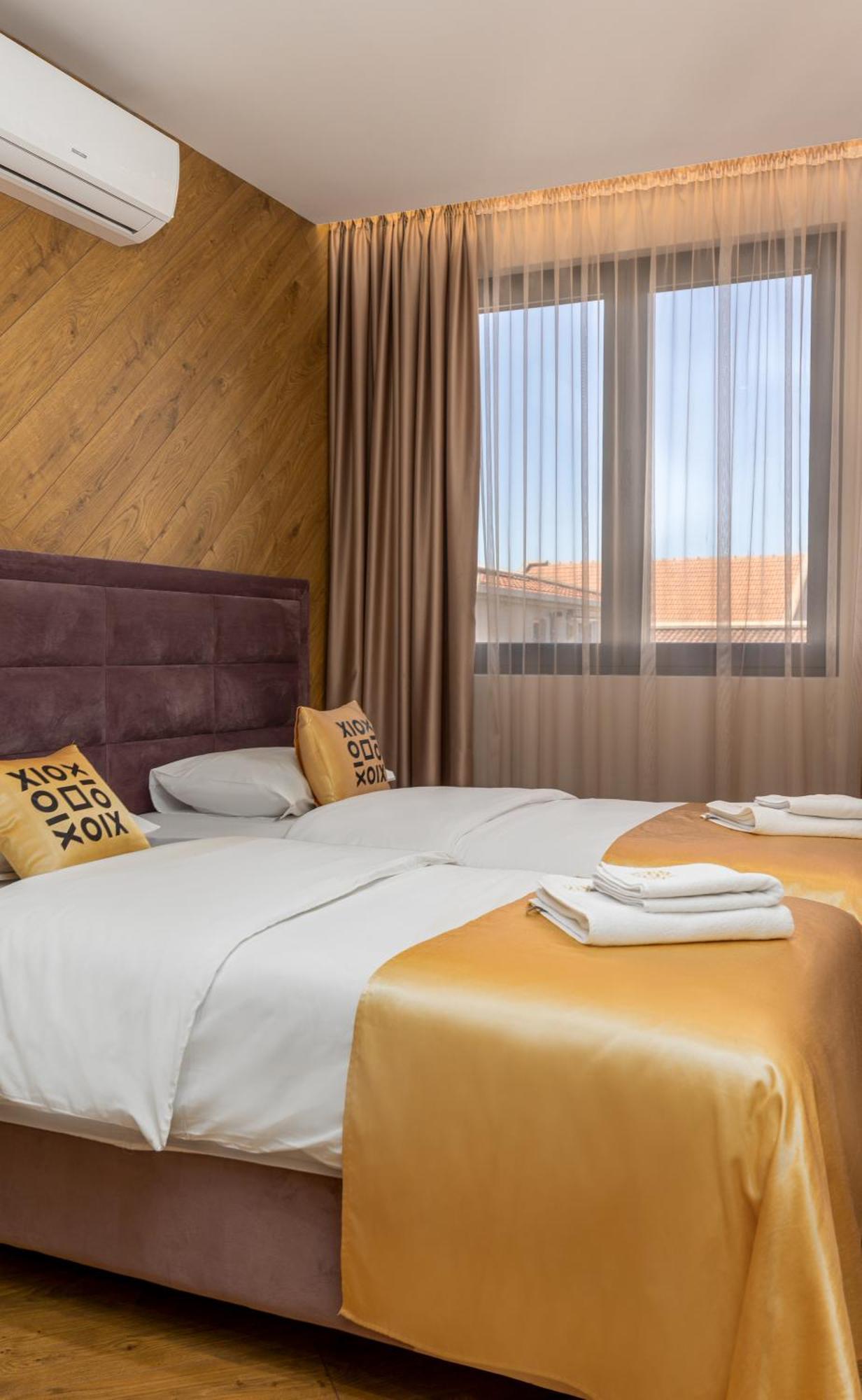 Xio Apartments Бар Екстериор снимка