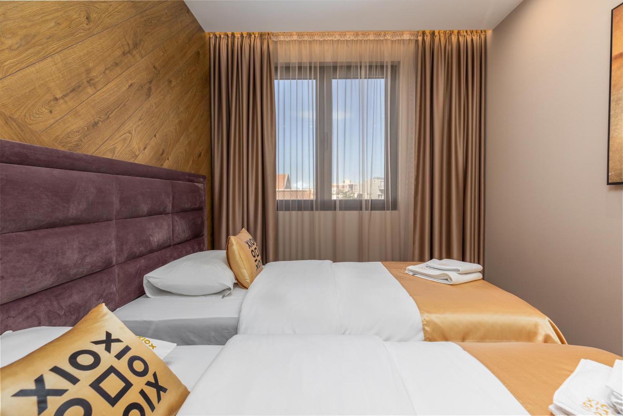 Xio Apartments Бар Екстериор снимка