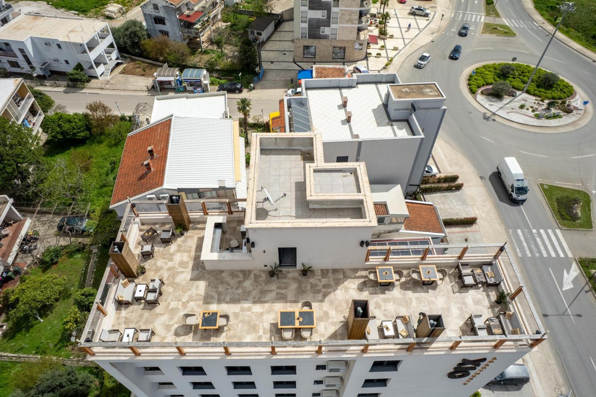 Xio Apartments Бар Екстериор снимка