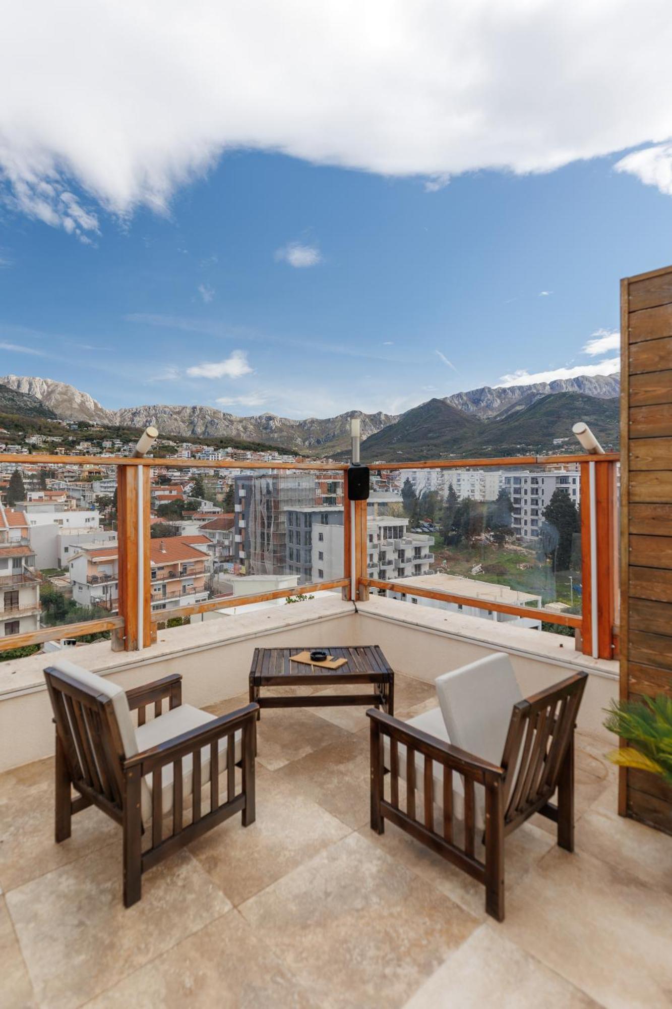 Xio Apartments Бар Екстериор снимка