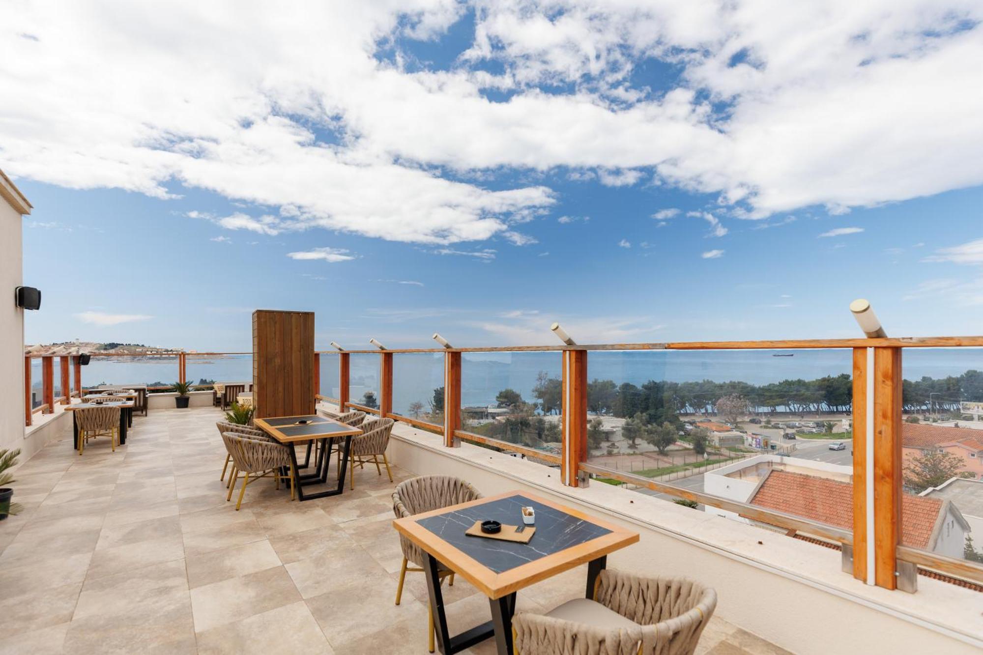 Xio Apartments Бар Екстериор снимка