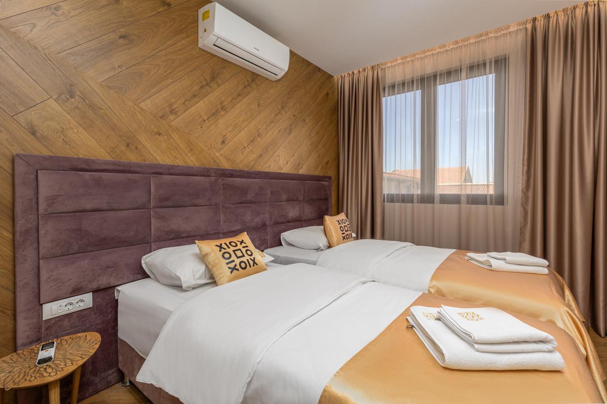 Xio Apartments Бар Екстериор снимка