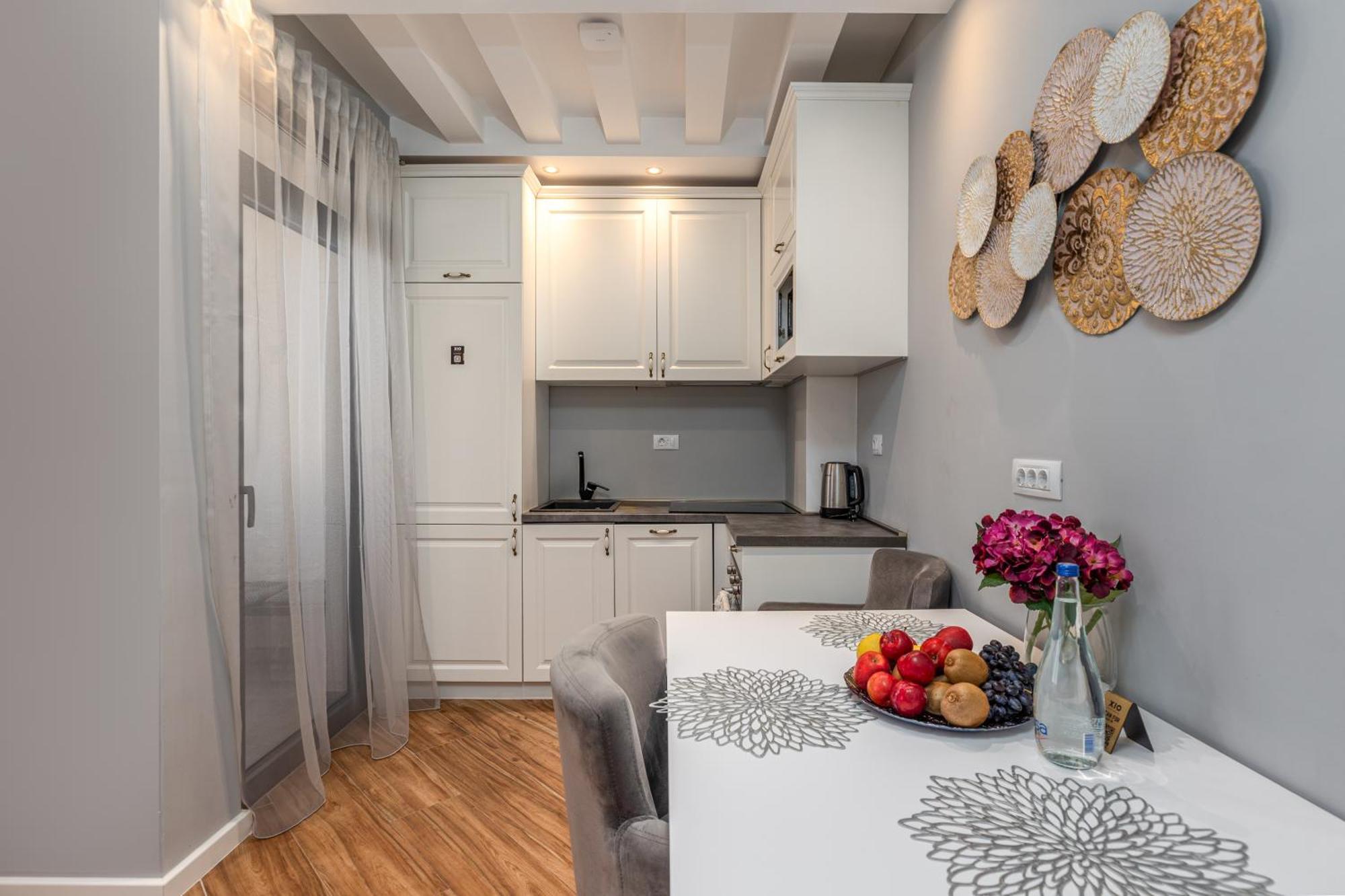Xio Apartments Бар Екстериор снимка