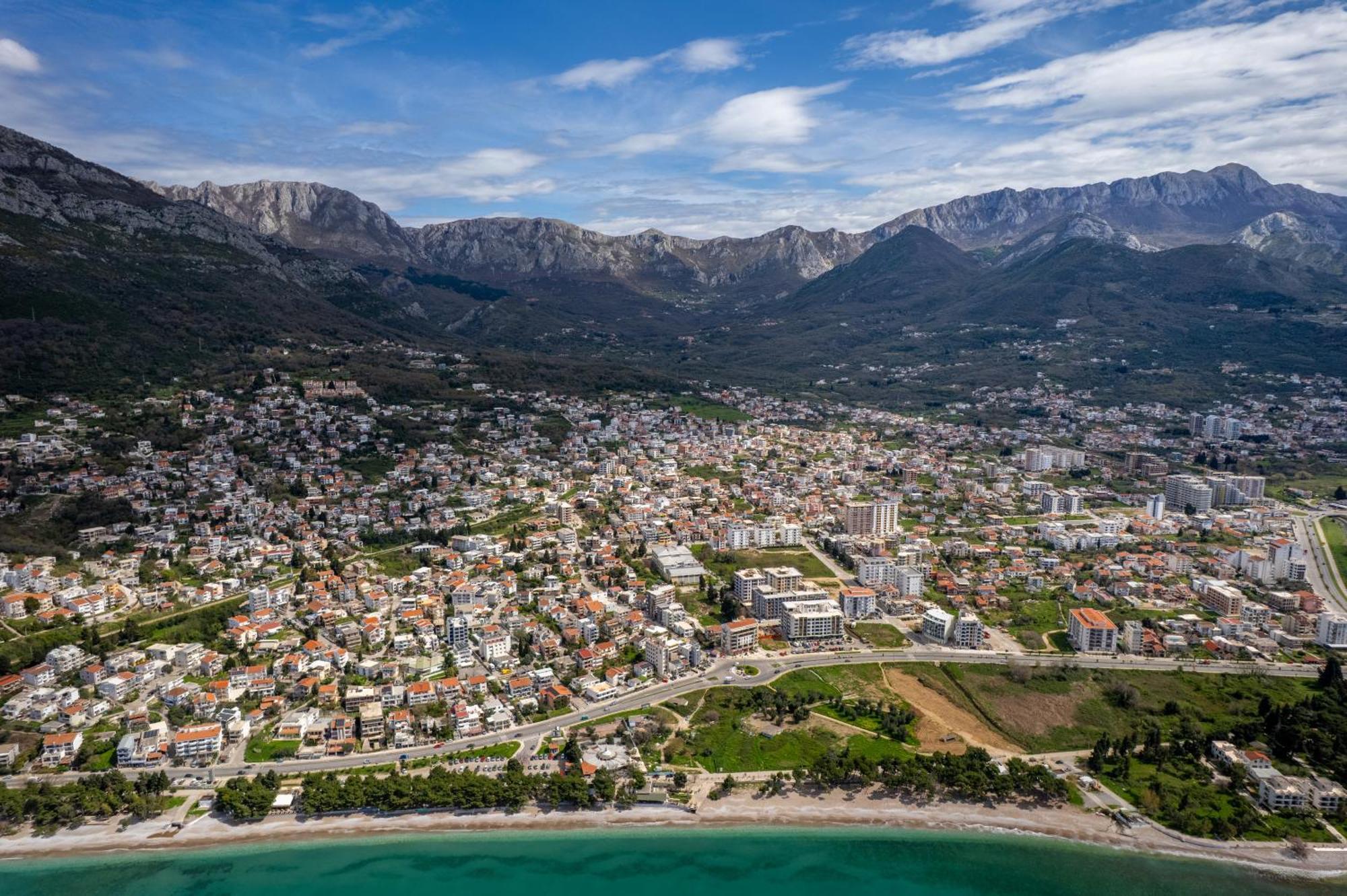 Xio Apartments Бар Екстериор снимка