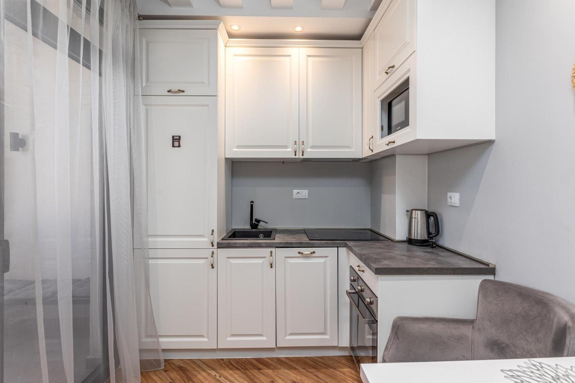 Xio Apartments Бар Екстериор снимка