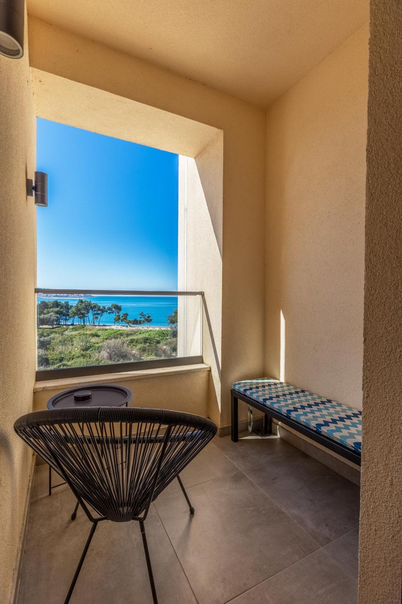 Xio Apartments Бар Екстериор снимка